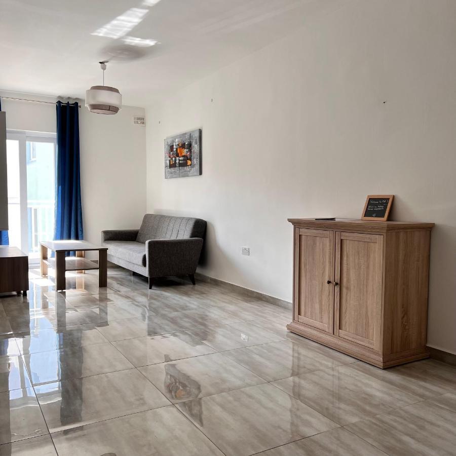 F3 Room 3, Private Room Two Single Beds Shared Bathroom Msida Exterior photo